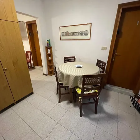 Four Seasons Admiralclass Maison d'hôtes